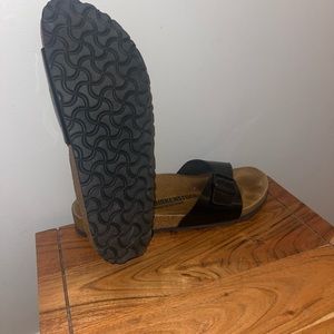 Worn 2x birkenstocks black